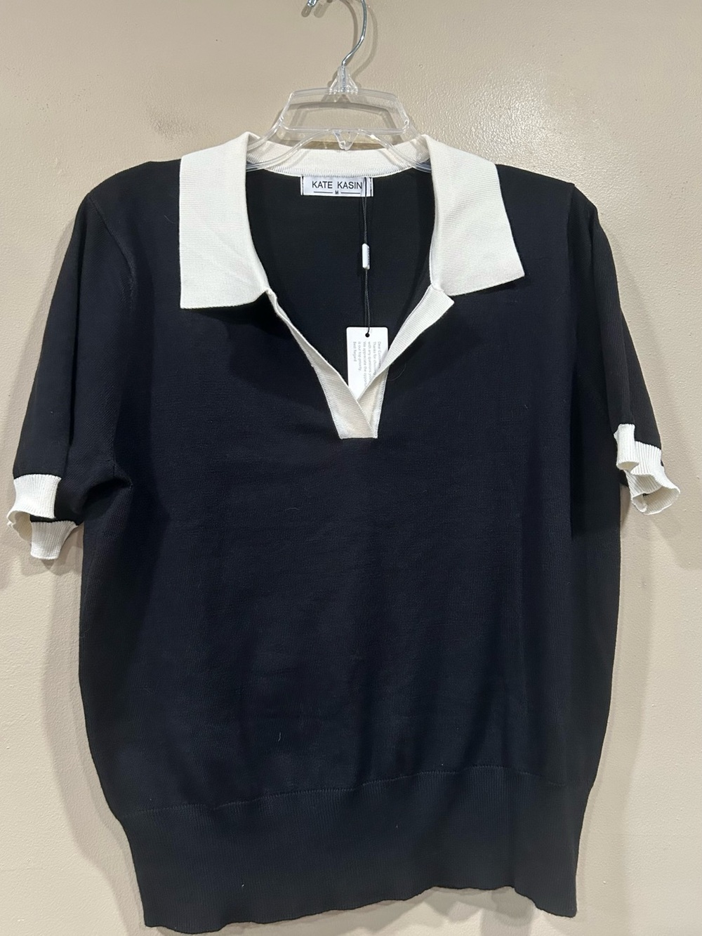 NWT Kate Kasin Women’s Knit Polo Top Black White Collar Medium